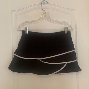 Luck in Love Scallop Tennis Skort Size Small
